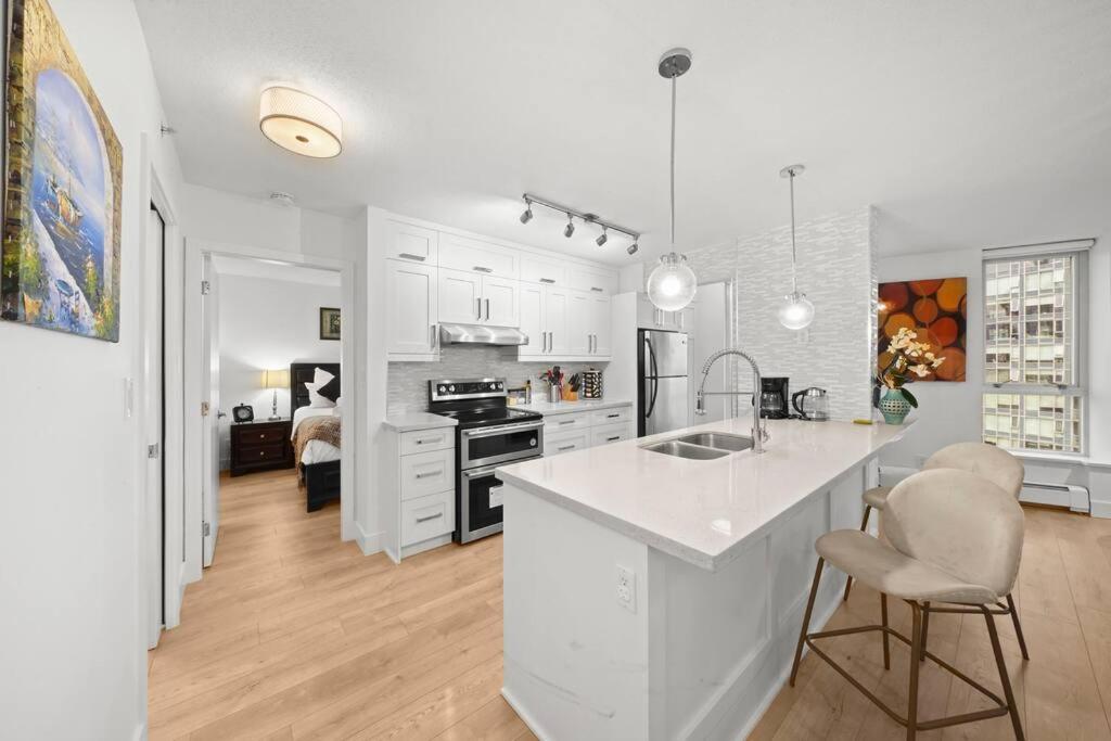 Water View Condo In Downtown Vancouver Bagian luar foto